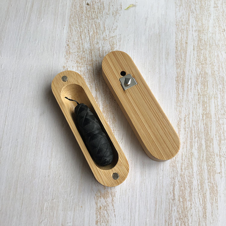 Wax Compostable Cornstarch Dental Floss in Bamboo Holder
